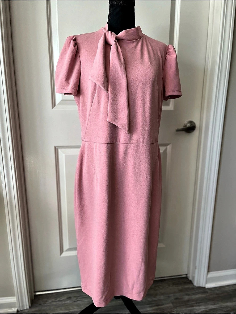 Maggy London Pink Tie Neck Midi Dress Size 14 Like New